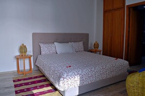 6 chambres, lit de bébé portatif, Wi-Fi, literie fournie