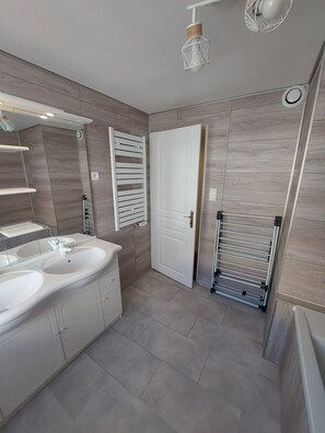 Bathtub - Appartement de Charme Bord de mer (Cerbère)