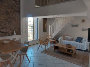 TV - Appartement de Charme Bord de mer (Cerbère)