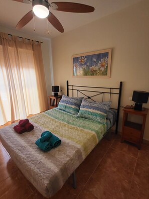 2 bedrooms, desk, iron/ironing board, free WiFi