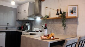 Mikrobølgeovn og oppvaskmaskin