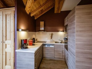 Fridge, microwave, dishwasher - 3-room apartment for 6 in Valloire, pets allowed, west-facing balcony (Valloire)