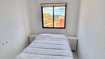 2 slaapkamers, een strijkplank/strijkijzer
