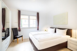 2 bedrooms, iron/ironing board, travel cot, free WiFi