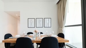 Deluxe-Apartment | Esszimmer