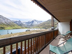 Property grounds - Bright 1BR apt, south balcony, near slopes (Tignes)