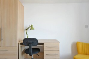 Comfort-talo | 4 makuuhuonetta, silitysrauta/-lauta, ilmainen Wi-Fi