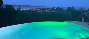 Villa with heated pool and panoramic views of the Gulf of Saint Tropez
