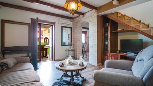 House (Five Bedroom Holiday Home with Terrac) | Living room | TV - House for Rent Nikoletta (Postira)