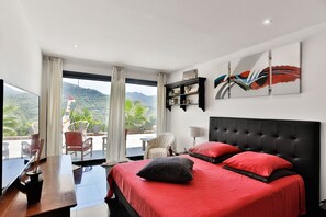 5 Schlafzimmer, Bügeleisen/Bügelbrett, Reisekinderbett, WLAN