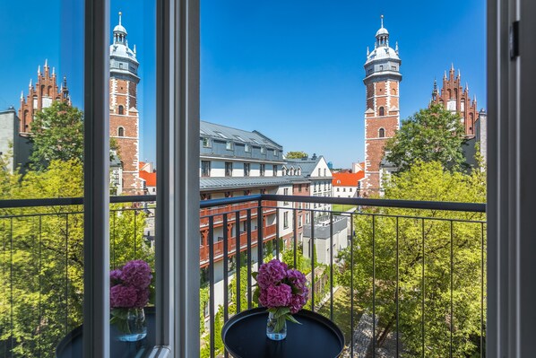 Design Double Room | Blackout drapes, soundproofing, iron/ironing board, free WiFi - Dada Premium Aparthotel (Kraków)