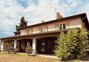 Exterior - Festive villa. For family parties & events music / DJ.Villa Flamingo! (Lapeyrouse-Mornay)