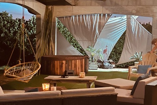 Unique villa for family parties, Karaoke, DJ. Music room, Spa, & Swimming pool.