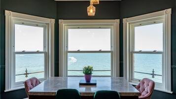 Apartamento, várias camas | Cozinha privada | Geladeira, micro-ondas, fogão, cooktop