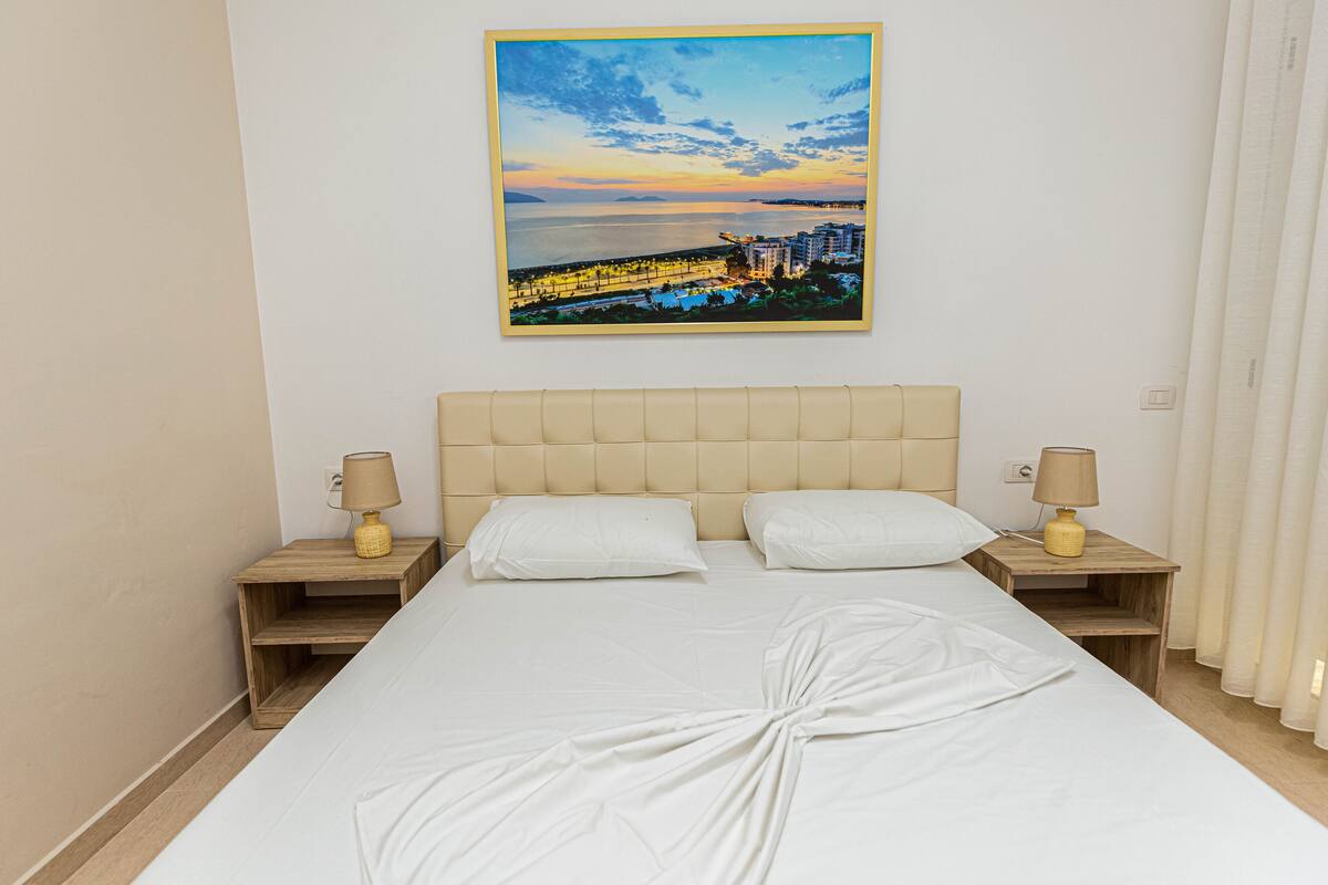 WiFi (free), bed sheets