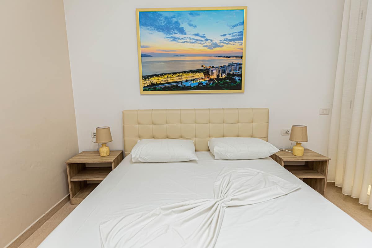 Free WiFi, bed sheets