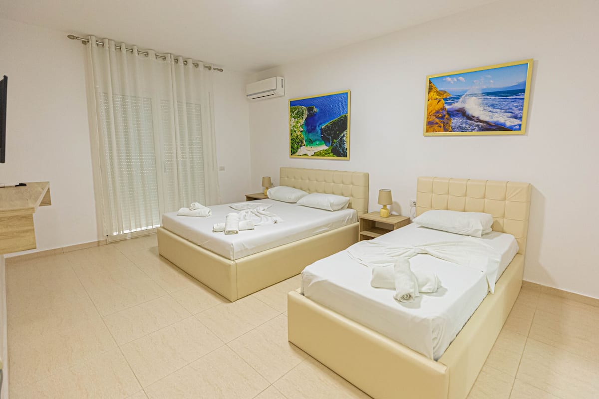 Triple Room, Balcony | Free WiFi, bed sheets