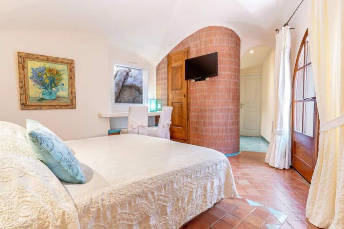 1 Schlafzimmer, kostenlose Minibar, individuell eingerichtet