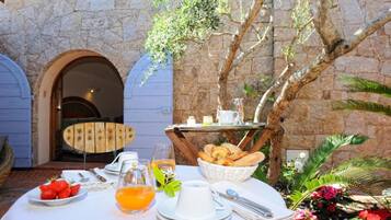 Sudah termasuk sarapan ala kontinental setiap hari