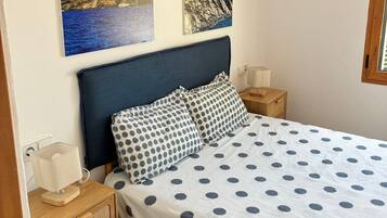 2 chambres, fer et planche Ă repasser, Wi-Fi gratuit, draps fournis