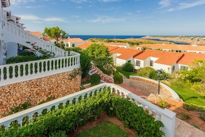 Property grounds - Apartment 'En Arenal En Castell' with Sea View, Shared Pool and Wi-Fi (Arenal d'en  Castell)