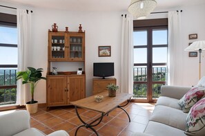 TV - Apartment Cobijadas75 Mayorazgo with Mountain View, Balcony & Wi-Fi (Vejer de la Frontera)