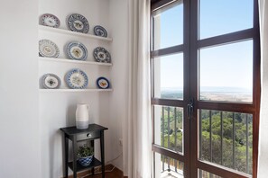 Interior - Apartment Cobijadas75 Janda with Mountain View, Balcony & Wi-Fi (Vejer de la Frontera)