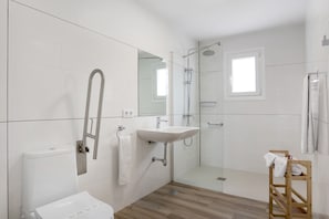 Shower, towels
