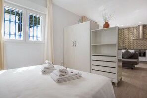 1 quarto, Wi-Fi de cortesia, roupa de cama