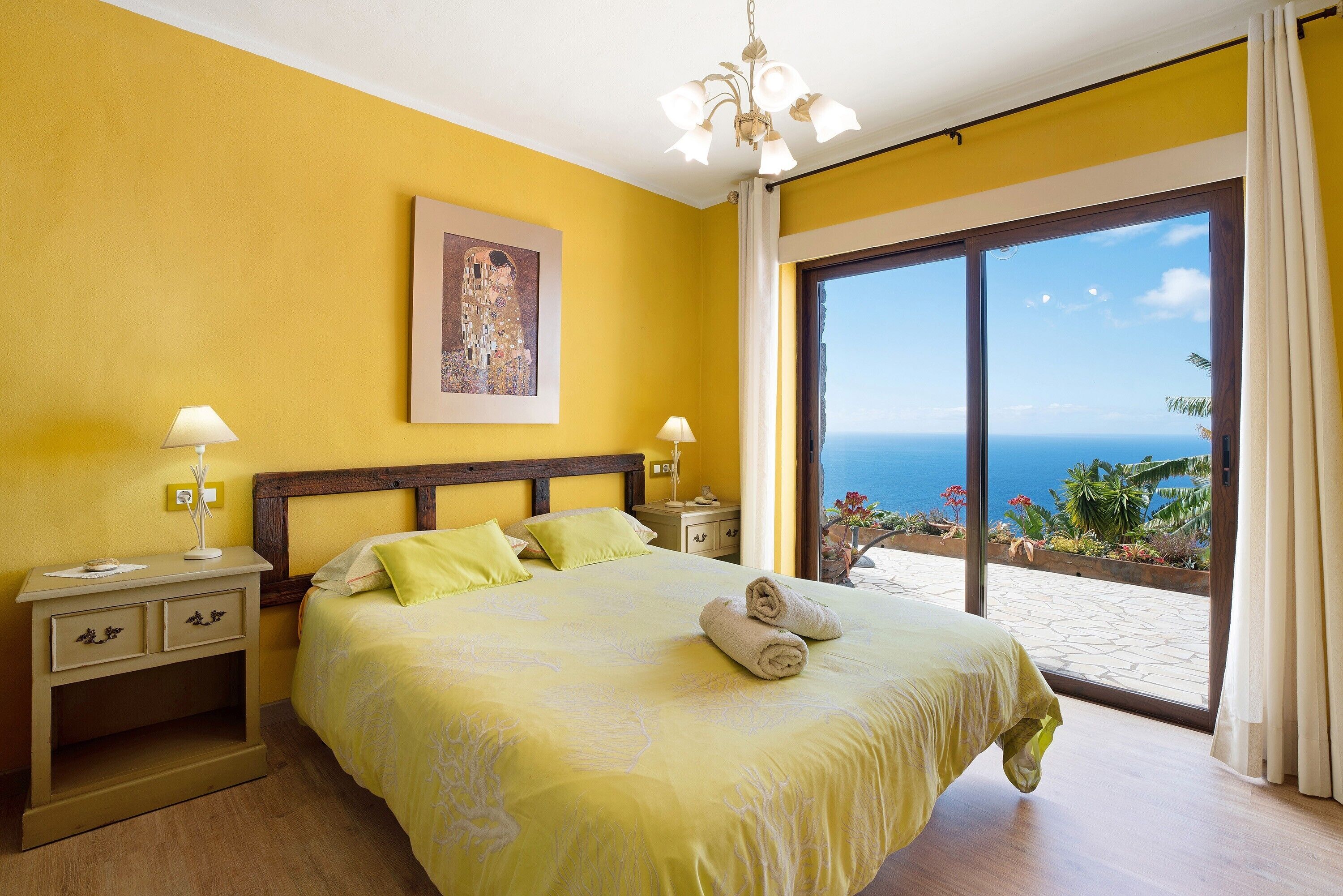 1 dormitorio, tabla de planchar con plancha, wifi gratis y ropa de cama