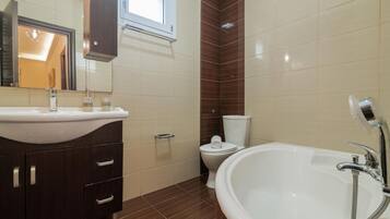 Apartment | 2 bedrooms, WiFi