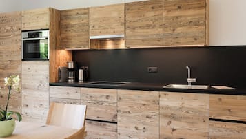 Kühlschrank, Ofen, Herdplatte, Geschirrspüler