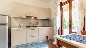 Fridge, microwave, stovetop, highchair