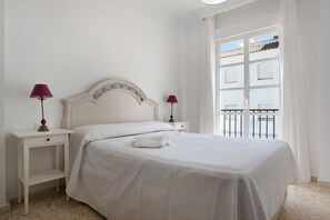 3 bedrooms, bed sheets