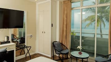 Deluxe Double Room | Beach/ocean view