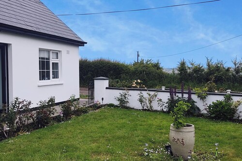 Cozy Cottage Retreat in Listowel pet Friend