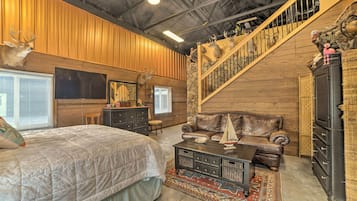 4 bedrooms, desk, iron/ironing board, travel crib