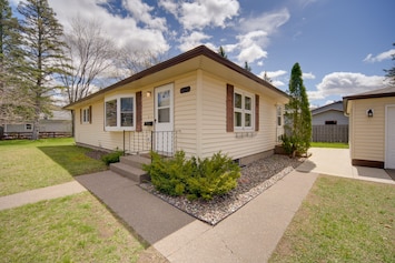 Cloquet Vacation Rental | 4BR | 2BA | 3 Steps for Entry | 1,500 Sq Ft