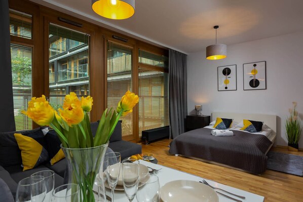 Fer et planche à repasser, Wi-Fi, literie fournie