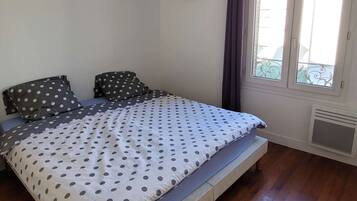 1 chambre, fer et planche Ă repasser, Wi-Fi, draps fournis