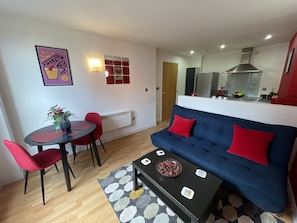 Apartament urbà | Zona de menjador de l'habitació
