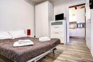 1 bedroom, iron/ironing board, free WiFi, bed sheets