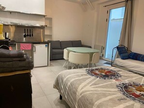 2 slaapkamers, een strijkplank/strijkijzer, wifi