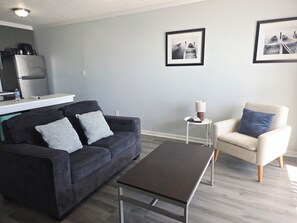 Smart TV - Relaxing Retreat -Ocean Front Condo (North Topsail Beach)