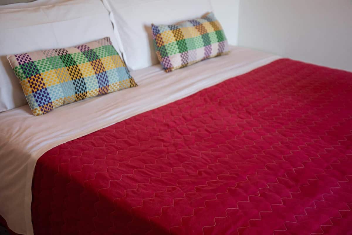 Single Room | In-room safe, desk, laptop workspace, iron/ironing board (on request)