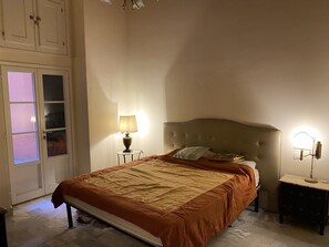 3 bedrooms, in-room safe, travel cot, free WiFi