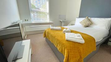 City House | 6 bedrooms, iron/ironing board, free WiFi