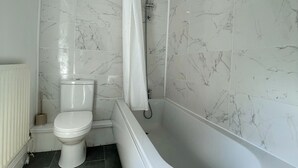City House | Bilik Mandi