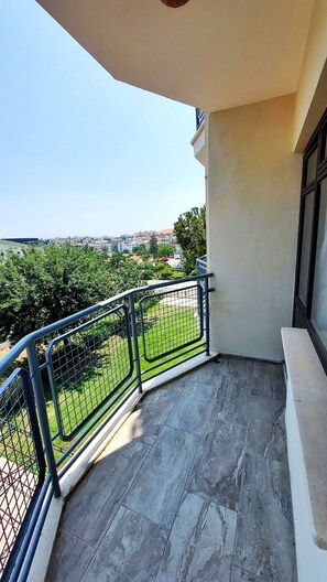 Basic Twin Room | Terrace/patio - Orkide Otel (Didim)