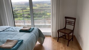 4 Schlafzimmer, Bügeleisen/Bügelbrett, Reisekinderbett, kostenloses WLAN